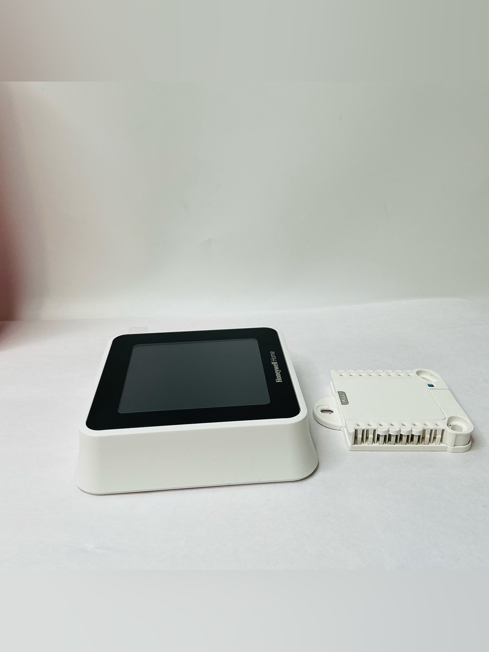 Honeywell Home T5 Wi-Fi Smart Thermostat - RTH8800WF - Picture 10 of 15